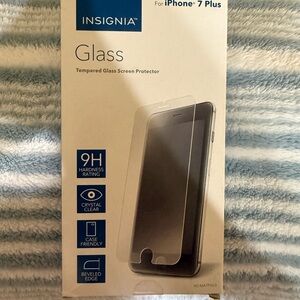 NEW! Tempered Glass Screen Protector (iPhone 7 Plus)